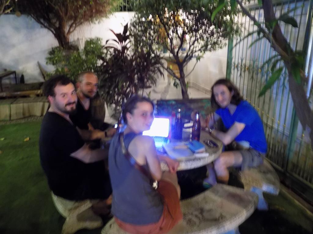 בנגקוק The Oasis Hostel (Adults Only) מראה חיצוני תמונה
