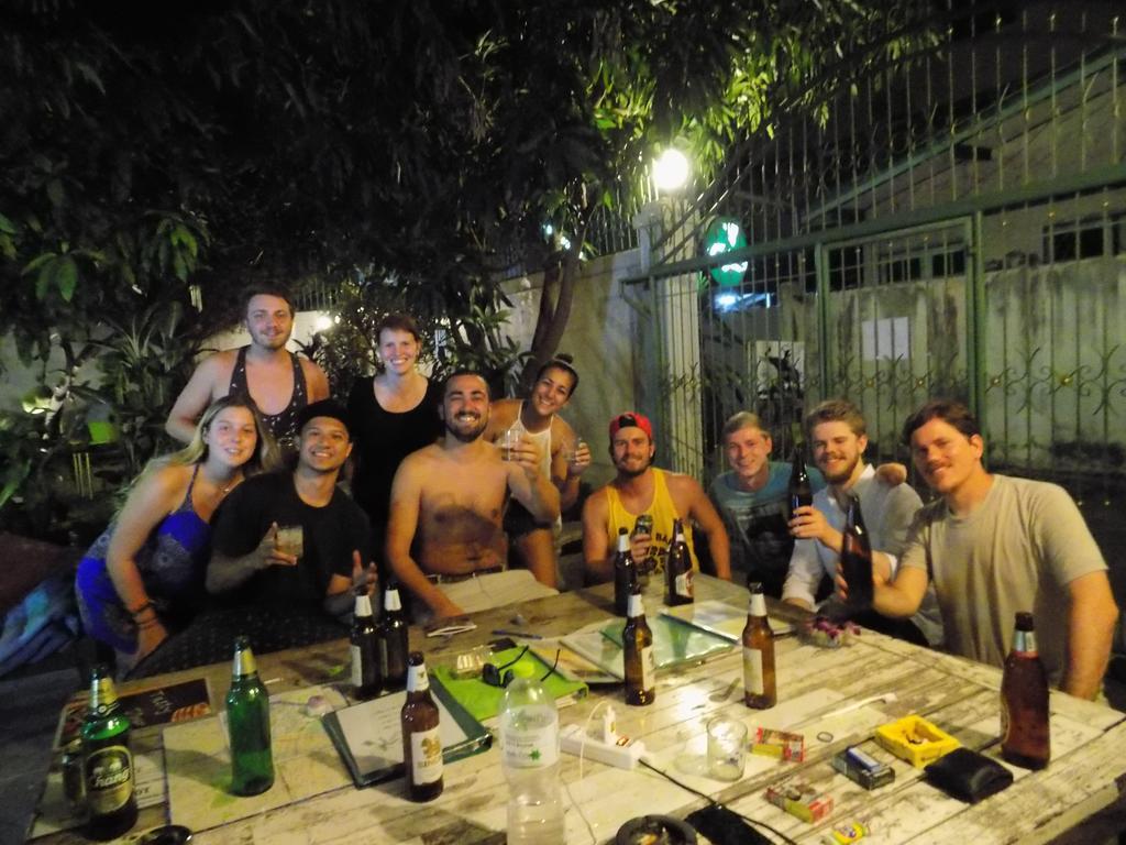 בנגקוק The Oasis Hostel (Adults Only) מראה חיצוני תמונה