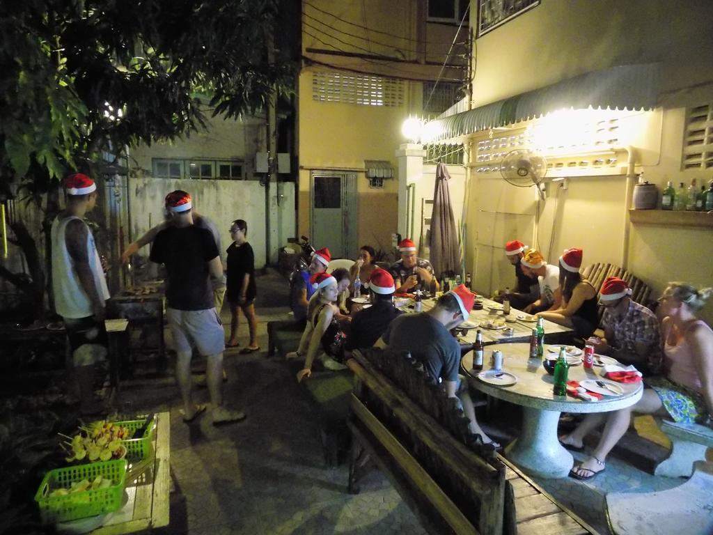 בנגקוק The Oasis Hostel (Adults Only) מראה חיצוני תמונה