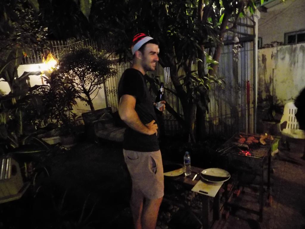 בנגקוק The Oasis Hostel (Adults Only) מראה חיצוני תמונה