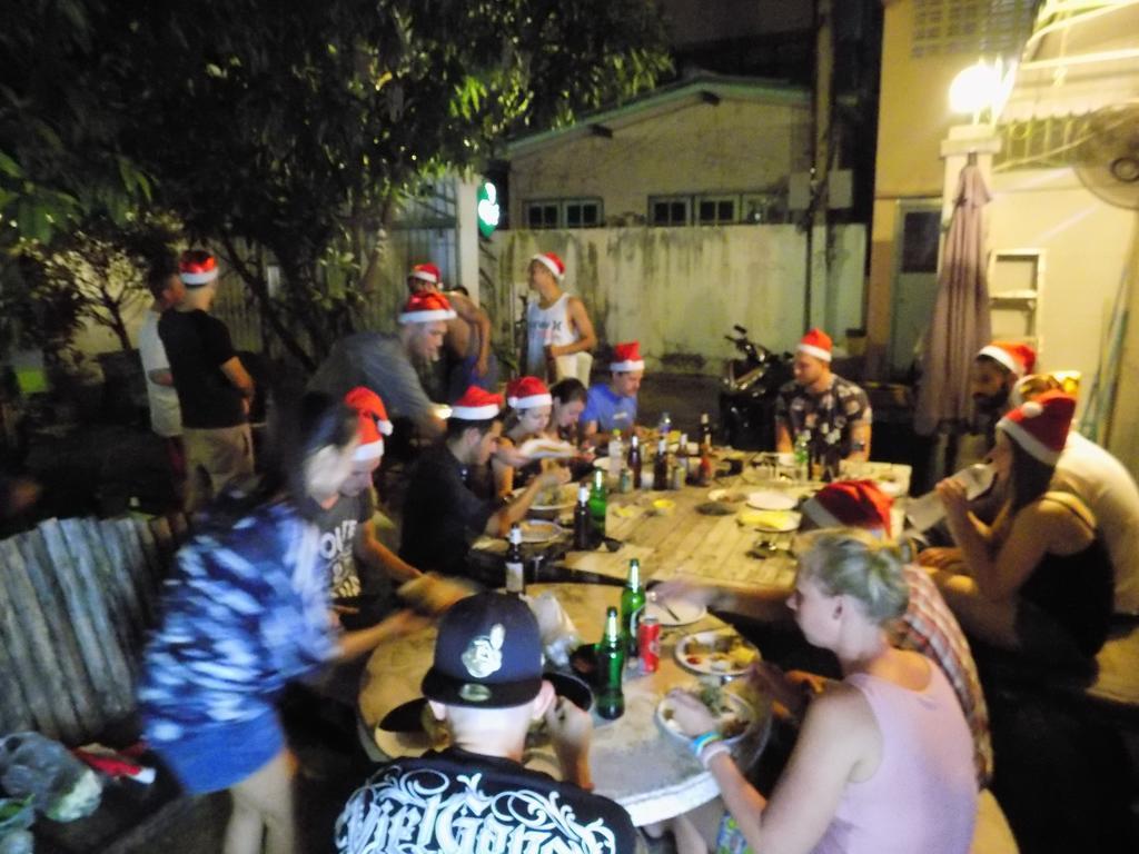 בנגקוק The Oasis Hostel (Adults Only) מראה חיצוני תמונה