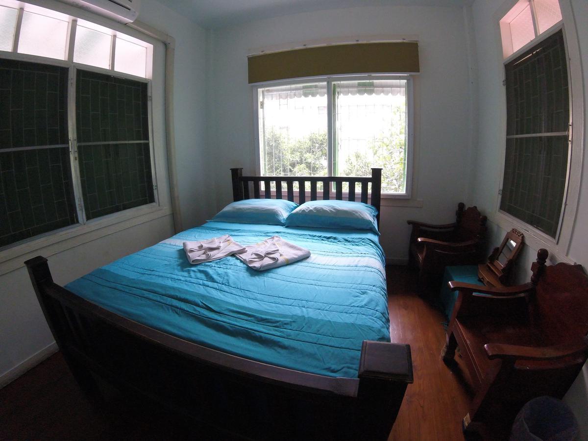 בנגקוק The Oasis Hostel (Adults Only) מראה חיצוני תמונה